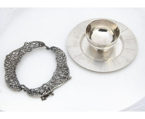 A Victorian silver circular dish by Henry Wilkinson &amp; Co, 18.5cm diameter, 6.1ozt together with a French silver purse cla