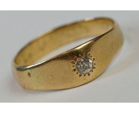 18ct Yellow Gold Single Stone Gypsy style Diamond Ring 