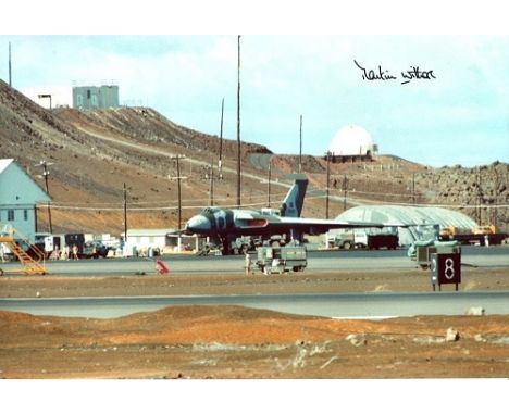  Falklands War: 8x12 inch photo of Vulcan bomber at Ascension Island in 1982 being prepared for its mission to bomb the airfi