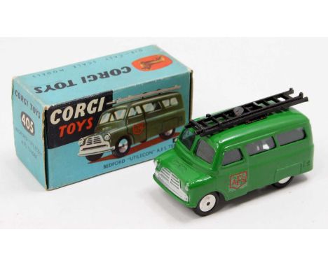 Corgi Toys No. 405 Bedford Utilecon AFS tender, comprising of green body with black roof ladder, flat spun hubs and AFS trans