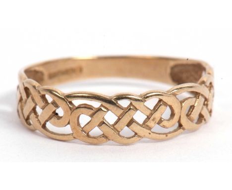 9ct gold pierced celtic design ring, size N-O