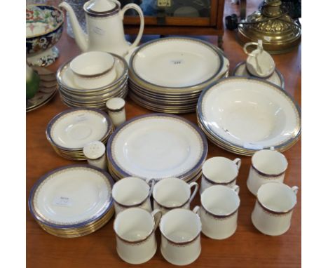 A Royal Albert Sandringham Paragon tea and dinner service.