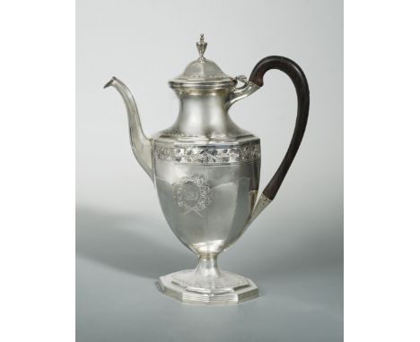 by Robert Hennell I and David Hennell II, London 1796, of decagonal form, with an engraved band of bright cut oak leaf decora