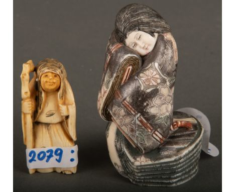 Ein Netsuke und eine weitere Figur. Japan 20. Jh. Fein geschnitzt und graviert, beide am Boden sign., H=5 bzw. 8 cm. 