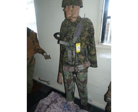 British Para Mannequin with DPN Kit, Helmet and Deployed Chute 