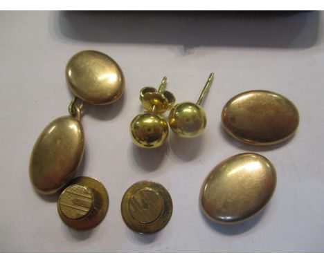 A pair of gold chain link cufflinks 4g A/F, a pair of yellow and white metal studs and yellow metal earring 
