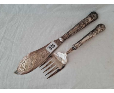 A pair of silver handled Kings pattern fish servers, Sheffield by JS