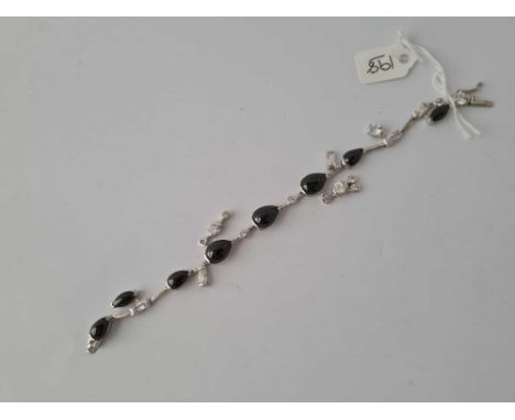 A black and white stone set silver bracelet 17.5g inc