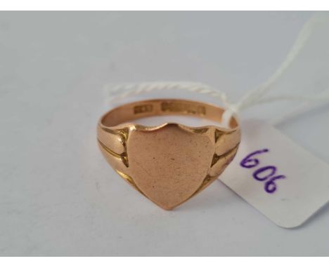 A shield shaped signet ring 9ct size U    3.4 gms