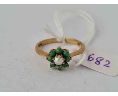 A pearl and turquoise cluster ring, 9ct, size N, 2.2 g.