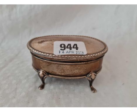 An oval ring box with hinged cover, pad feet, 3.5" wide, Birmingham 1920