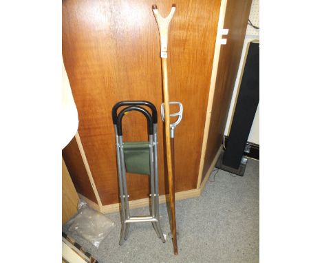 A HORN HANDLED WALKING STICK TOGETHER WITH A SHOOTING STICK AND A FOLD UP SEAT (3) 