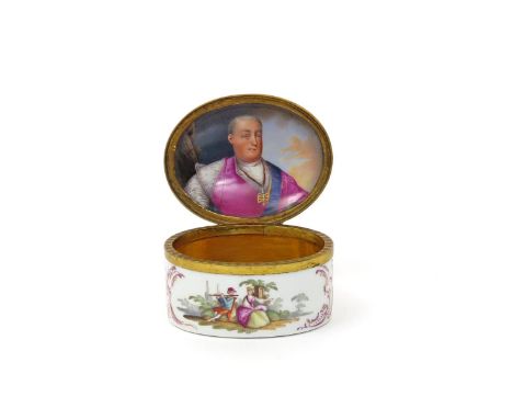 A Samson porcelain snuff box, late 19th century, after Meissen, well painted to the interior with a portrait of Augustus the 