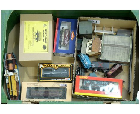 OO Gauge Locomotive, rolling stock and accessories to include Dapol GWR 0-6-0 tank, R32925 LMS Stove, Ron UK Tanker, Bachmann