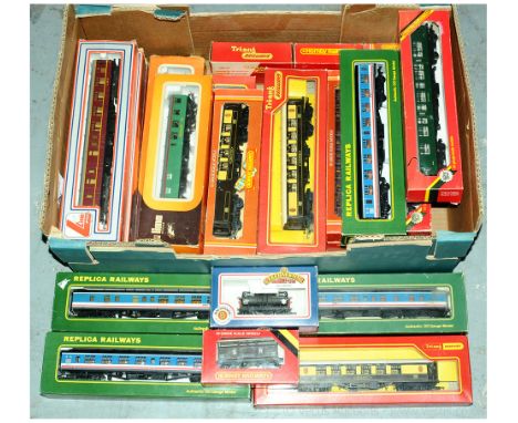 Hornby / Replica / Triang Railways / Lima and other commercial manufacturers OO Gauge mixed group of Passenger and Goods Roll