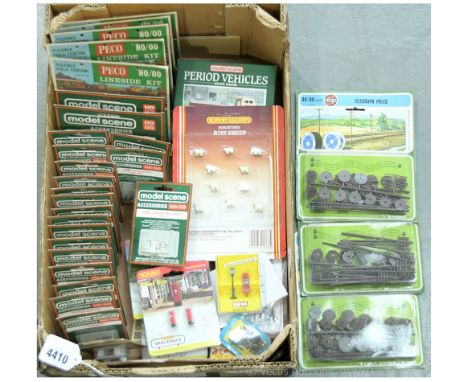 OO Gauge accessories to include unopened Peco/Airfix/Model Scene/Hornby/Skaledale kits of telegraph poles, field fencing, lev