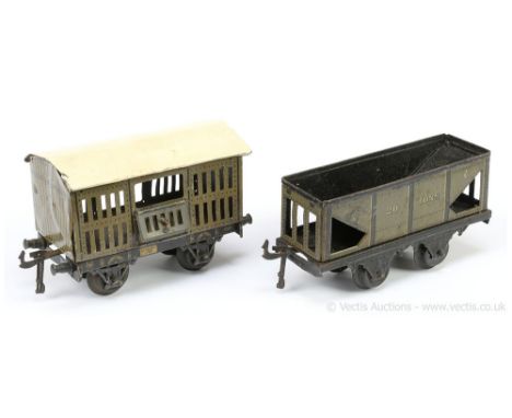 Bing O Gauge pair of Goods Wagons consisting of Non-Regional Cattle Truck and a 20-ton Hopper Wagon. Cattle truck roof overpa