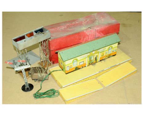 OO Gauge Hornby Station No.3 plus 2 x platform ramps, lighting has been added, condition Fair in Poor box with much damp dama