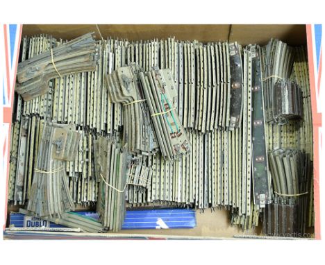 Hornby Dublo 3 Rail Track and Pointwork to include 10x electric points (5 each L/H and R/H), 24 x manual points (14xR/H 10xL/
