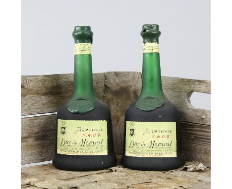 Zwei Flaschen "Armagnac Duc De Maravat V.S.O.P."Jeweils 70 cl., 1970er Jahre, beide ungeöffnet, Vintage - Flaschen teils mit 