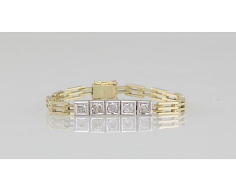 DiamantarmbandGelbgold 14kt., aus beweglichen Stäben gebildetes Gliederarmband mit Kastensteckschloss und zwei Sicherheitsbüg
