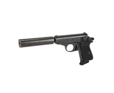 JAMES BOND: GOLDENEYE (1995) - James Bond's (Pierce Brosnan) Hero Walther PPKJames Bond's (Pierce Brosnan) hero Walther PPK p