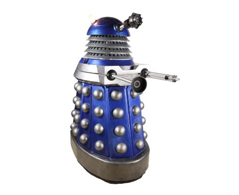 DOCTOR WHO (T.V. SERIES, 2005 - PRESENT) - Full-Size Light-up New Paradigm Strategist DalekA light-up New Paradigm Strategist