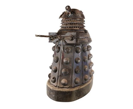 DOCTOR WHO (T.V. SERIES, 2005 - PRESENT) - Full-Size Battle-damaged New Paradigm Strategist DalekA battle-damaged New Paradig