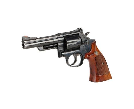 LETHAL WEAPON (1987) - Detective Roger Murtaugh's (Danny Glover) Smith &amp; Wesson RevolverDetective Roger Murtaugh's (Danny
