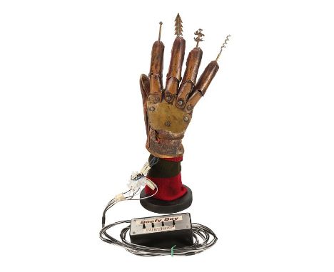 FREDDY'S NIGHTMARES (T.V. SERIES, 1988 - 1990) - Freddy Krueger's (Robert Englund) Screen-matched Mechanical Dentist GloveFre