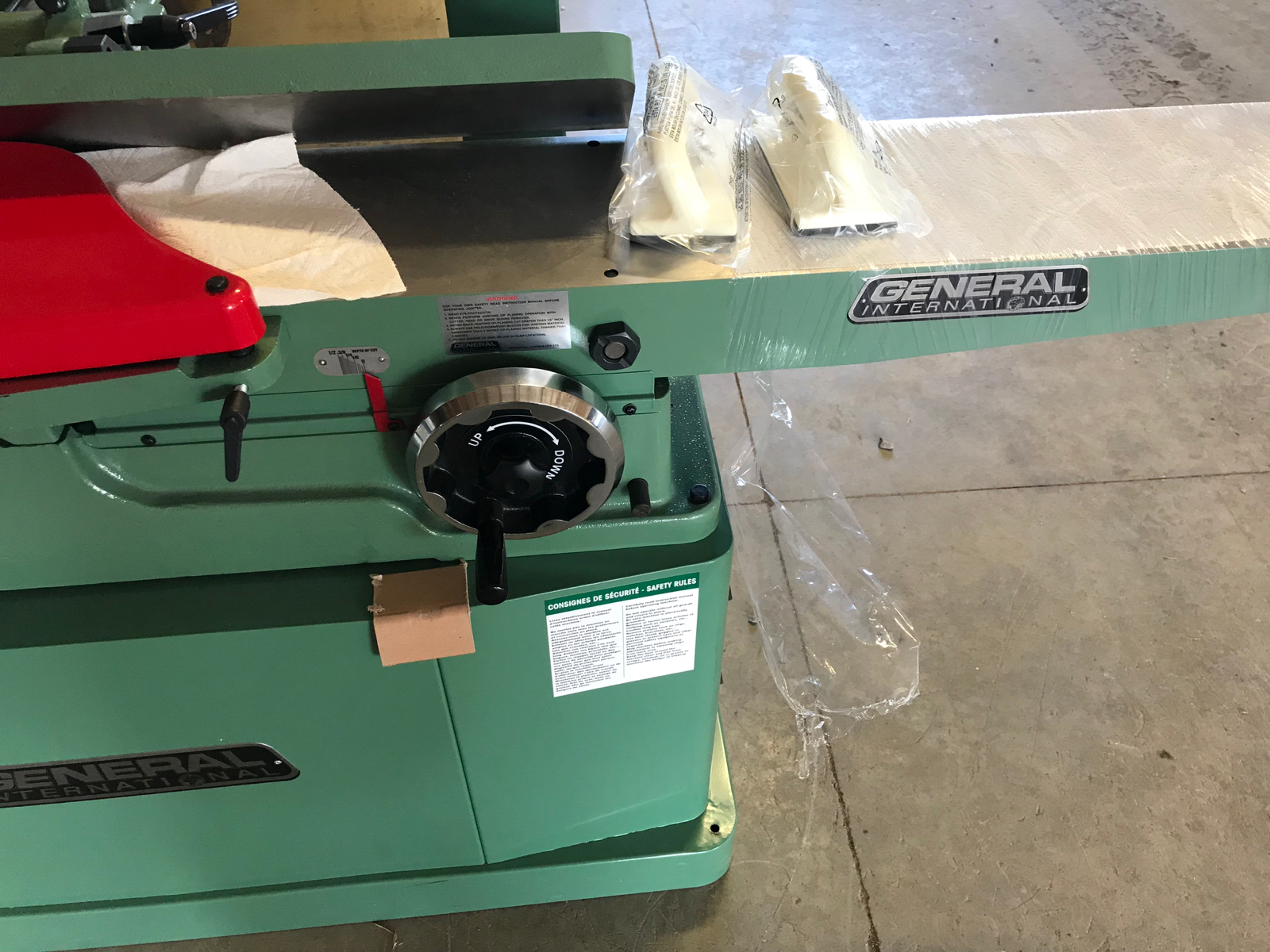 (8077) NEW General 8 inch Jointer Model #80-225-HCMI, serial 82067314 ...