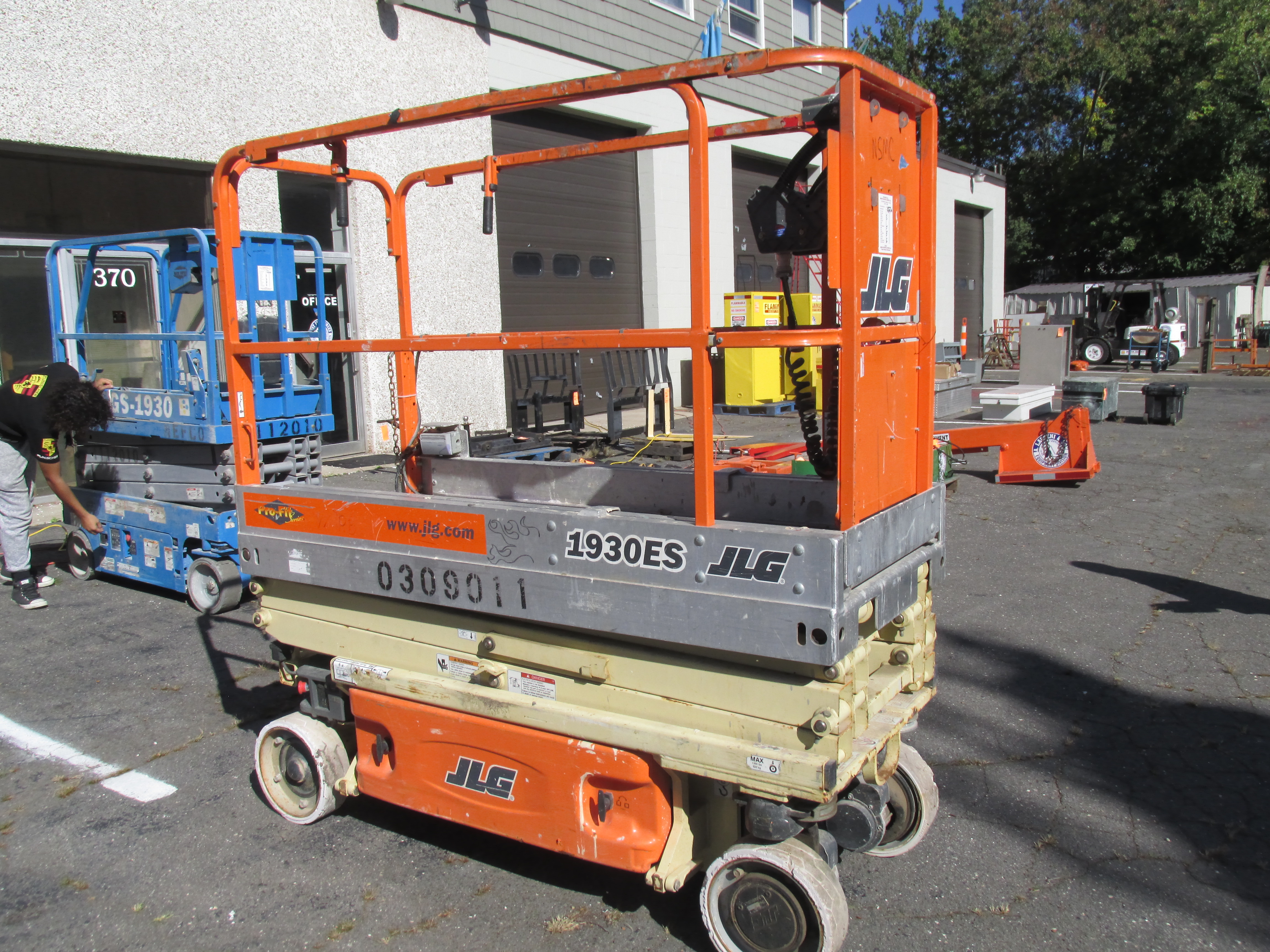 JLG ProFit series, m/n 1930ES, Scissor lift, 18'8" height, 500 lb