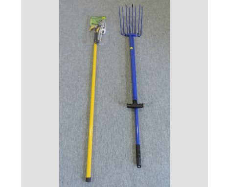 A manure fork, together with another and an 8ft telescopic garden pruner