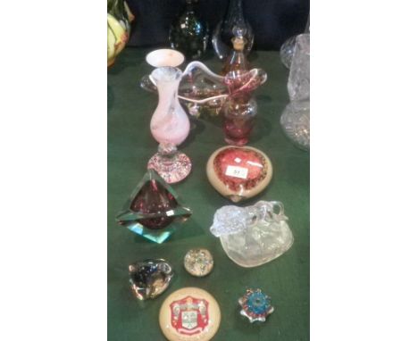 A mixed lot of art glass, including Murano dishes, a moulded frosted glass model of a lion, an Italian amber tinted scent bot
