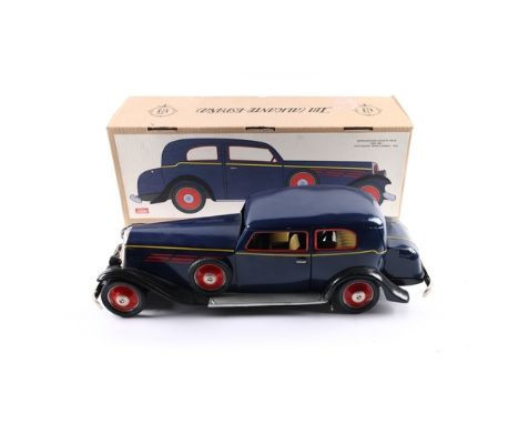 AUTO GRAN SEDAN TURISMO. This is an exact reissue of a toy made by the PAYA HERMANOS factory, using the same tools and moulds