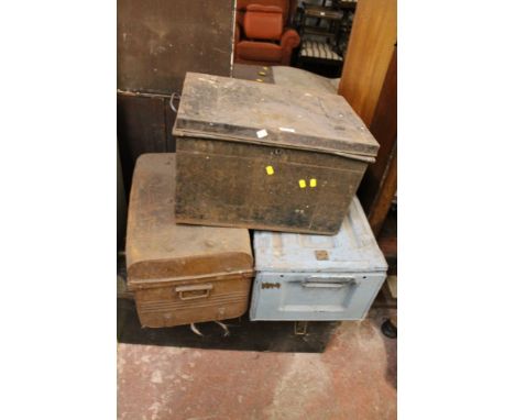 FOUR VINTAGE TRUNKS 