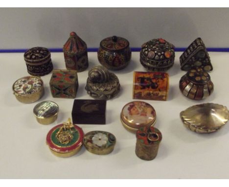 Group of 17 various trinket/pill boxes