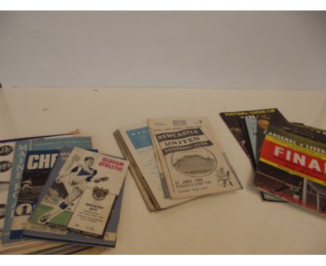 Very large collection of vintage football programs 