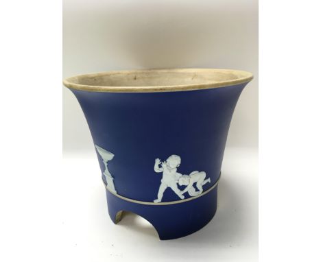 A Wedgwood planter pot, a/f.
