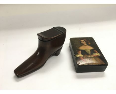 A snuff mull in the form of a shoe and a painted snuff box (2).