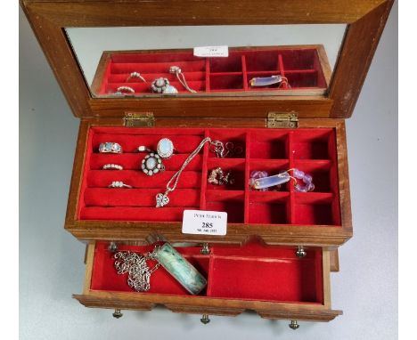 Modern jewellery box comprising: opal and silver dress rings, bracelet, earrings, chain etc.  (B.P. 21% + VAT) 