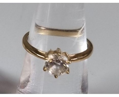 9ct gold solitaire design white stone ring.  2.1g approx.  Size K.  (B.P. 21% + VAT) 
