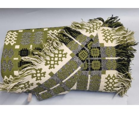 Vintage Welsh tapestry green ground blanket with fringed edge and traditional Caernarfon design. (B.P. 21% + VAT) 
