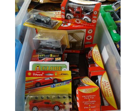 Box of assorted diecast model vehicles, to include: Texaco Old Timer Collection replica 1940s Service Station and other vehic