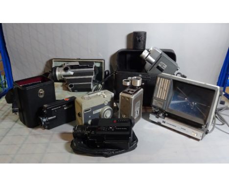 A quantity of vintage film cameras including Hanimax, Eumig, Canon and sundry (qty).