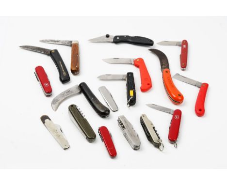 A group of seventeen pocket knives, including examples by Victorinox, Le Sauveur and Imperial, (17).