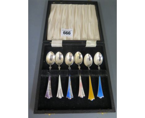 A set of six 925 silver enamelled teaspoons by Theodor Olsens - Lilje pattern 1900 - 40
Condition report: Wear to enamel, som