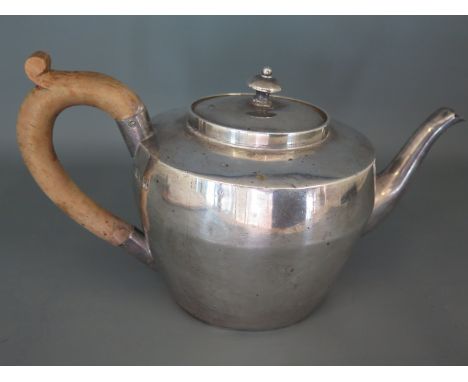 An Art Deco style Glasgow silver teapot 1904 R & W Sorley - Willaim Sorley and William Steele - weight approx 21 troy oz - so