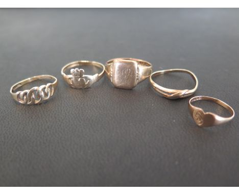 Two signet rings - Size R 1/2 and T - Together with three further rings - Size G - P1/2 - All with marks indicating 9ct gold 