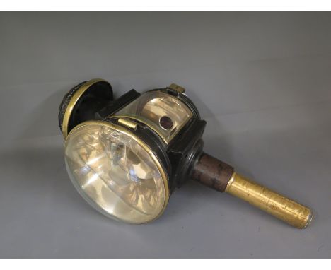 A 19th century large Coaching lamp - Height 45 cm 
Condition report: In good condition